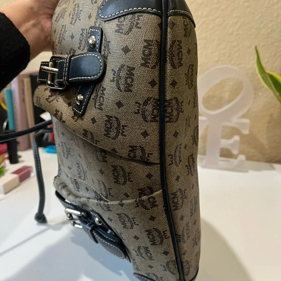 MCM DRAWSTRING HOBO - Picture 11 of 16